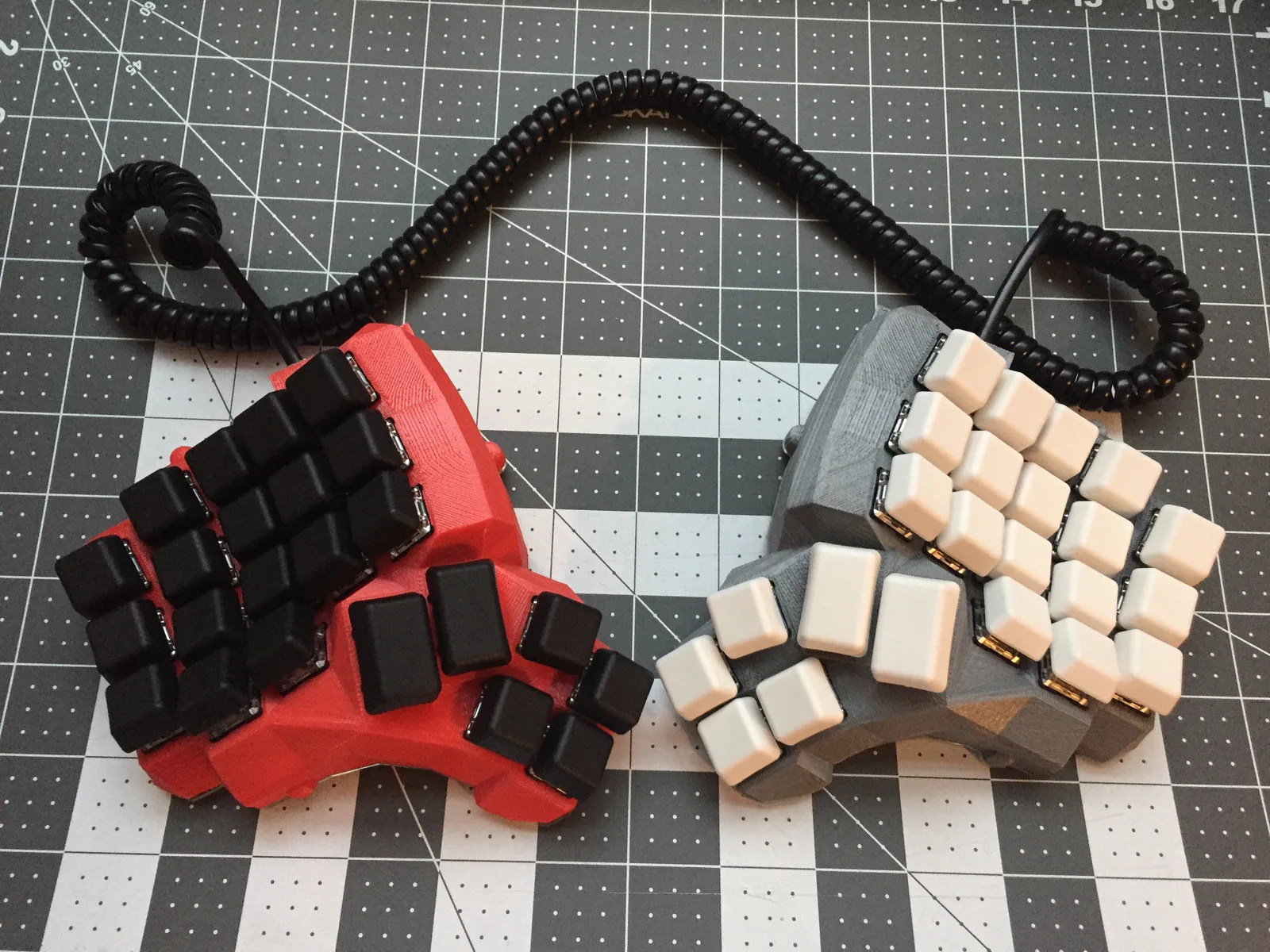 Built-to-order Dactyl Manuform Keyboard - 687474703a2f2f692e696d6775722e636f6d2f4c646a456872522e6a7067